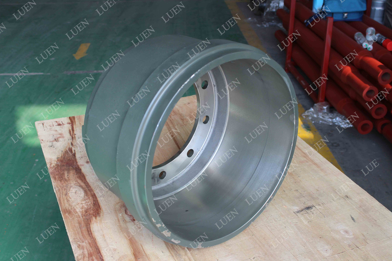 Semi-trailer axle fittings American style 13T built-in brake drum