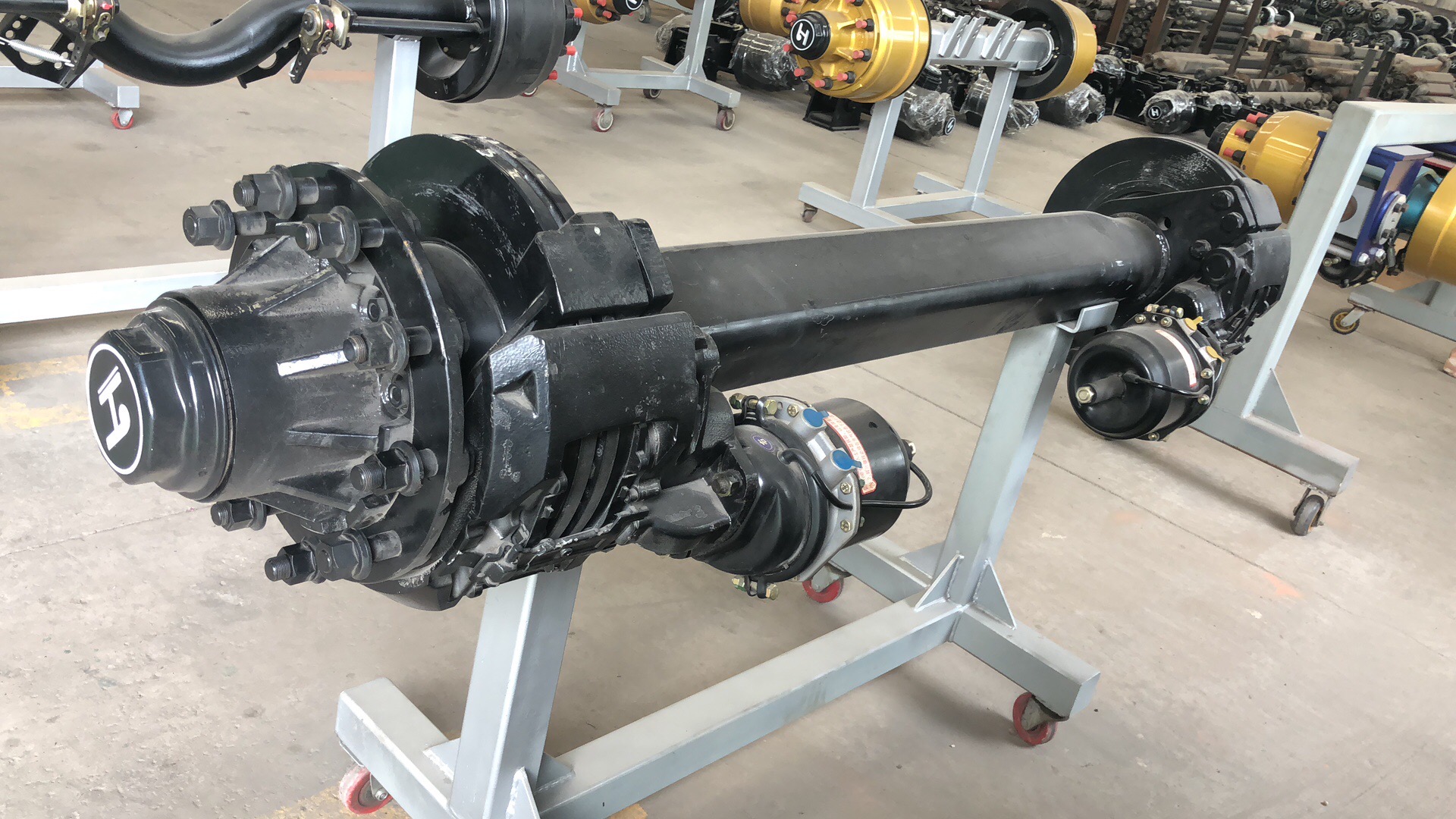 User Case: Purchasing LUEN Disc Brake Axles for Semi-Trucks in Bolivia