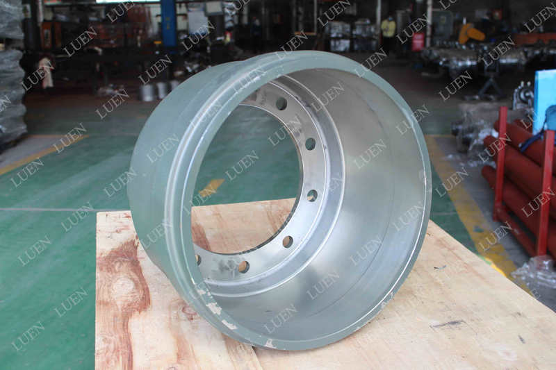 Semi-trailer axle fittings American style 13T built-in brake drum