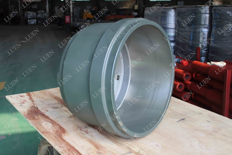 Semi-trailer axle fittings American style 13T built-in brake drum